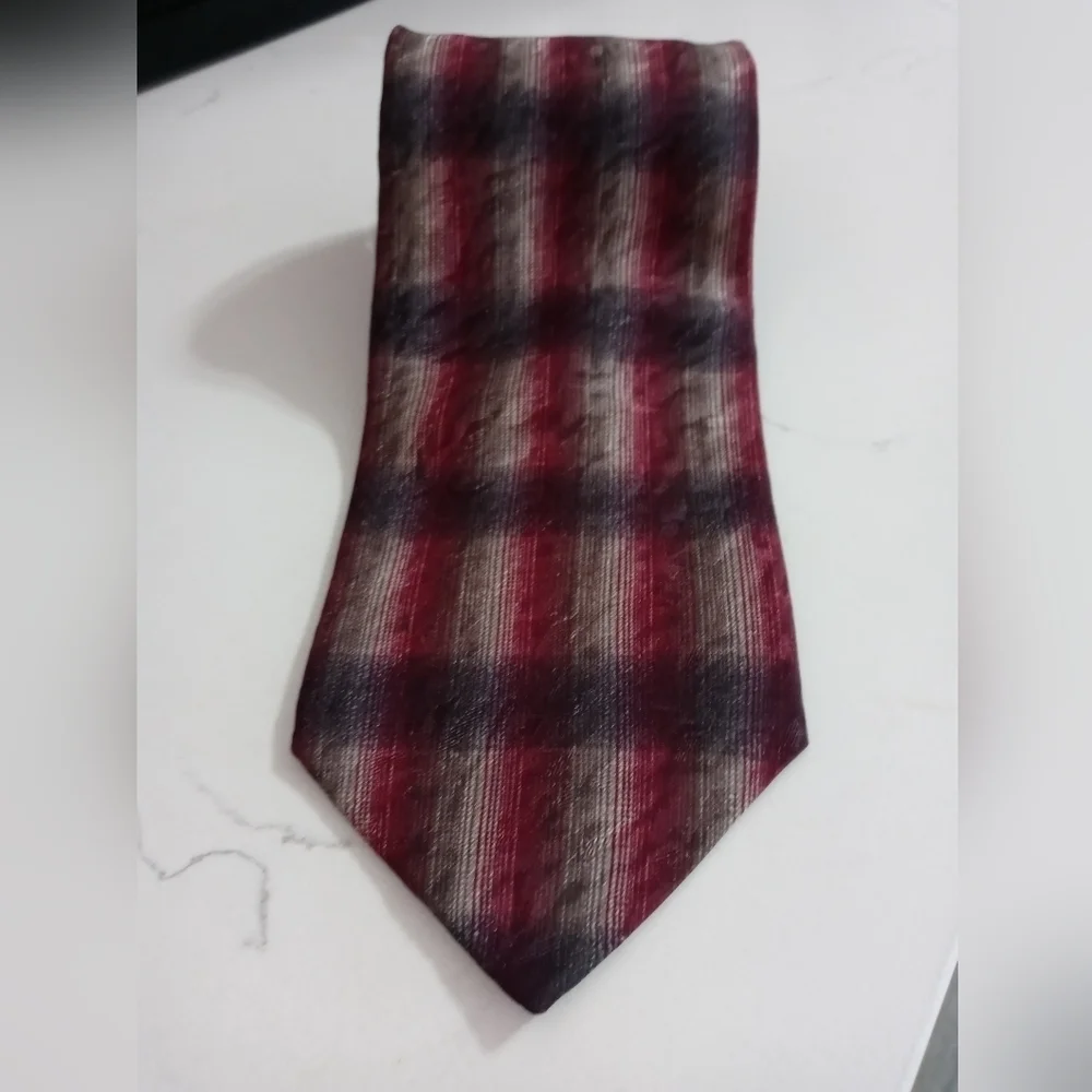Pierre Balmain Paris 100% ItalianSilk Classic Designer Plaid Look Men's Necktie